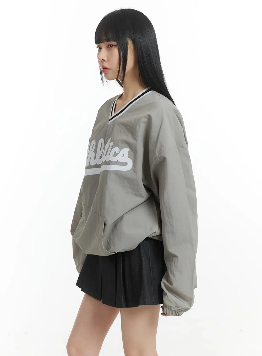 Athletics V-Neck Oversized Sweatshirt IM406