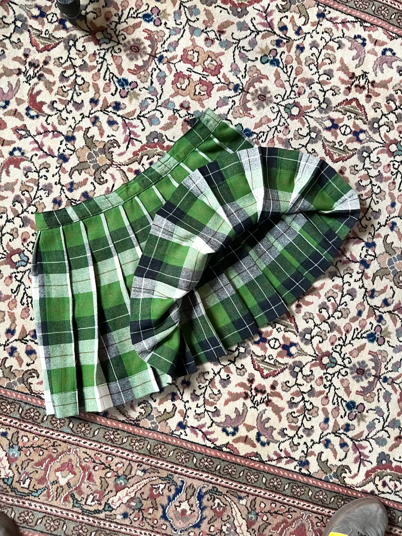 Cutest Reversible Pleated Holiday Plaid Skirt / Sz Medium