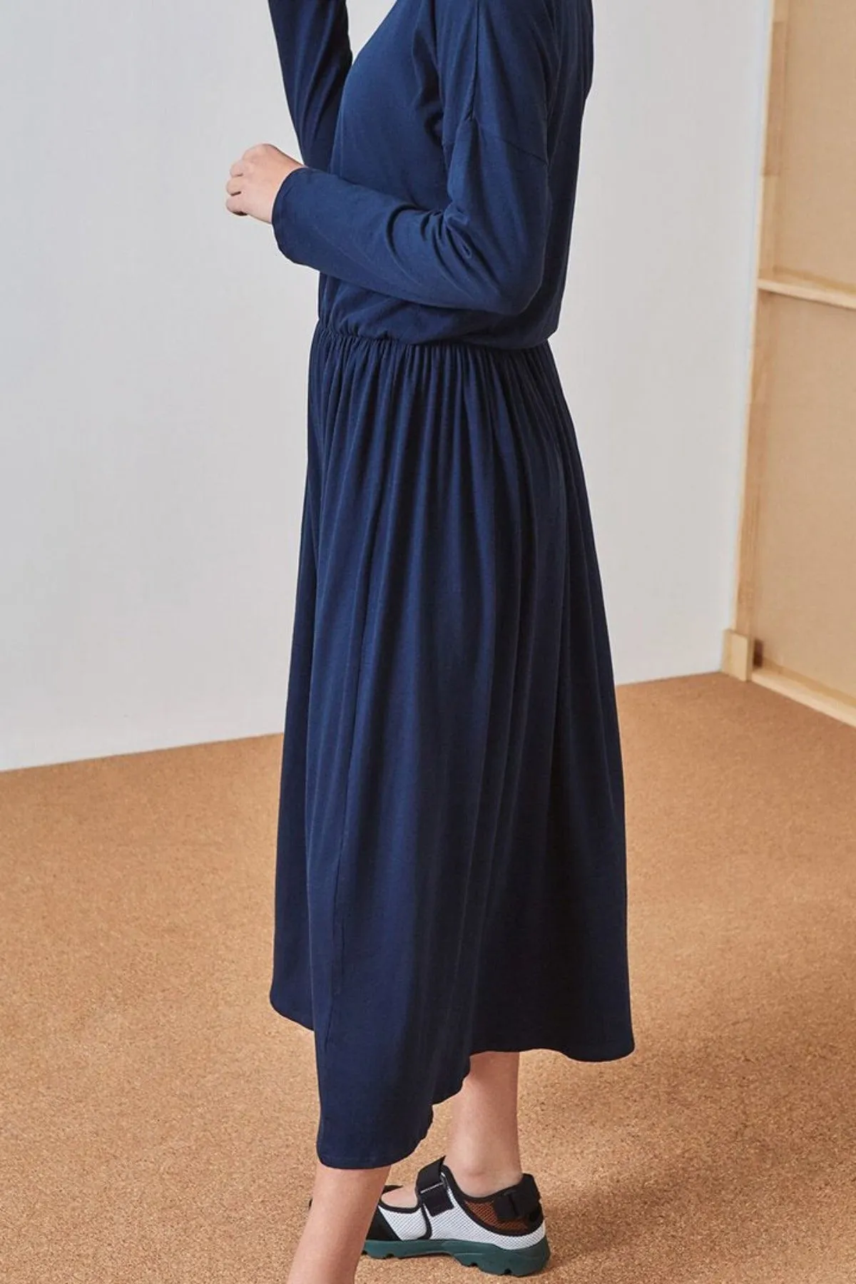 Dancer Dress Navy Kowtow