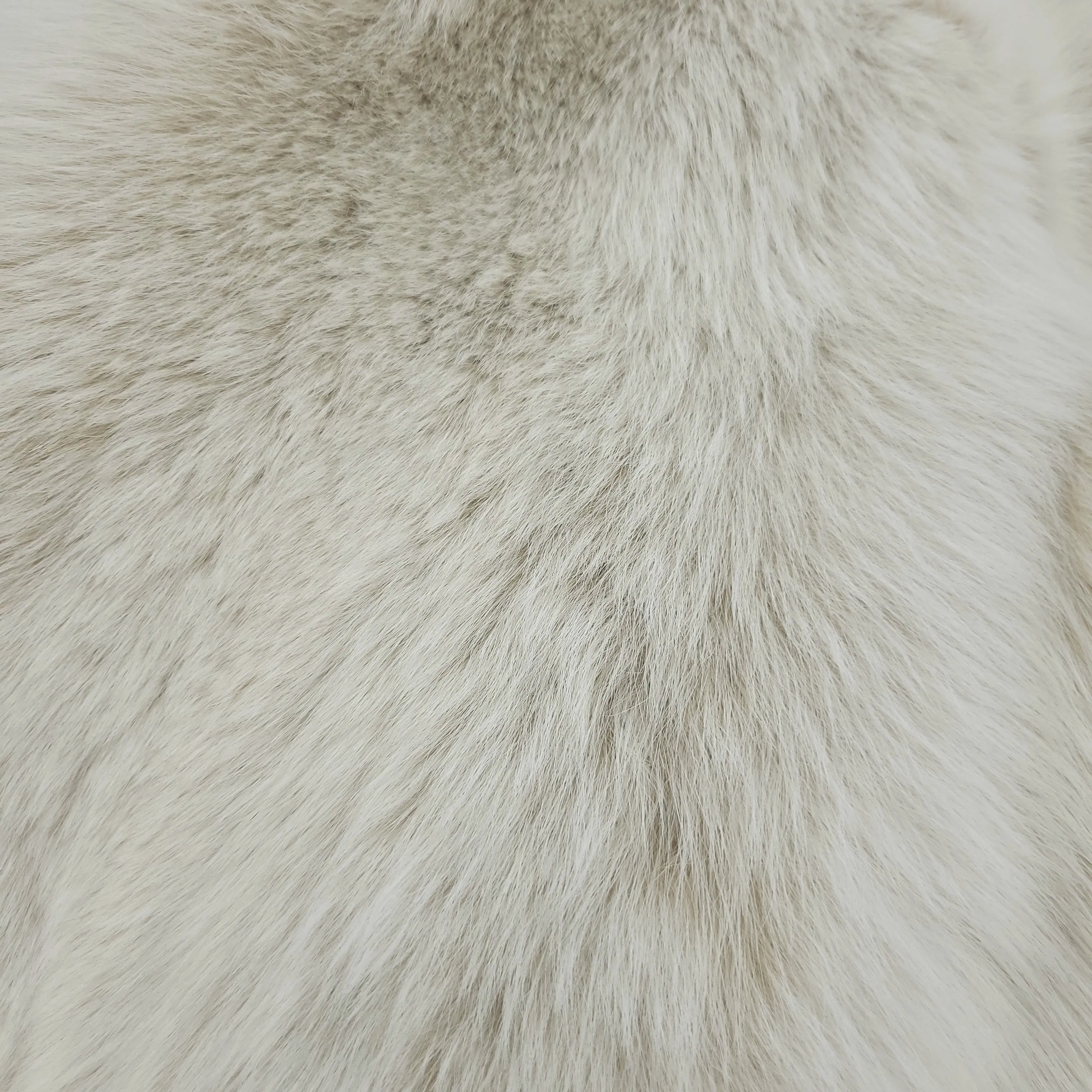 Dyed Shadow Fox Fur - Ivory