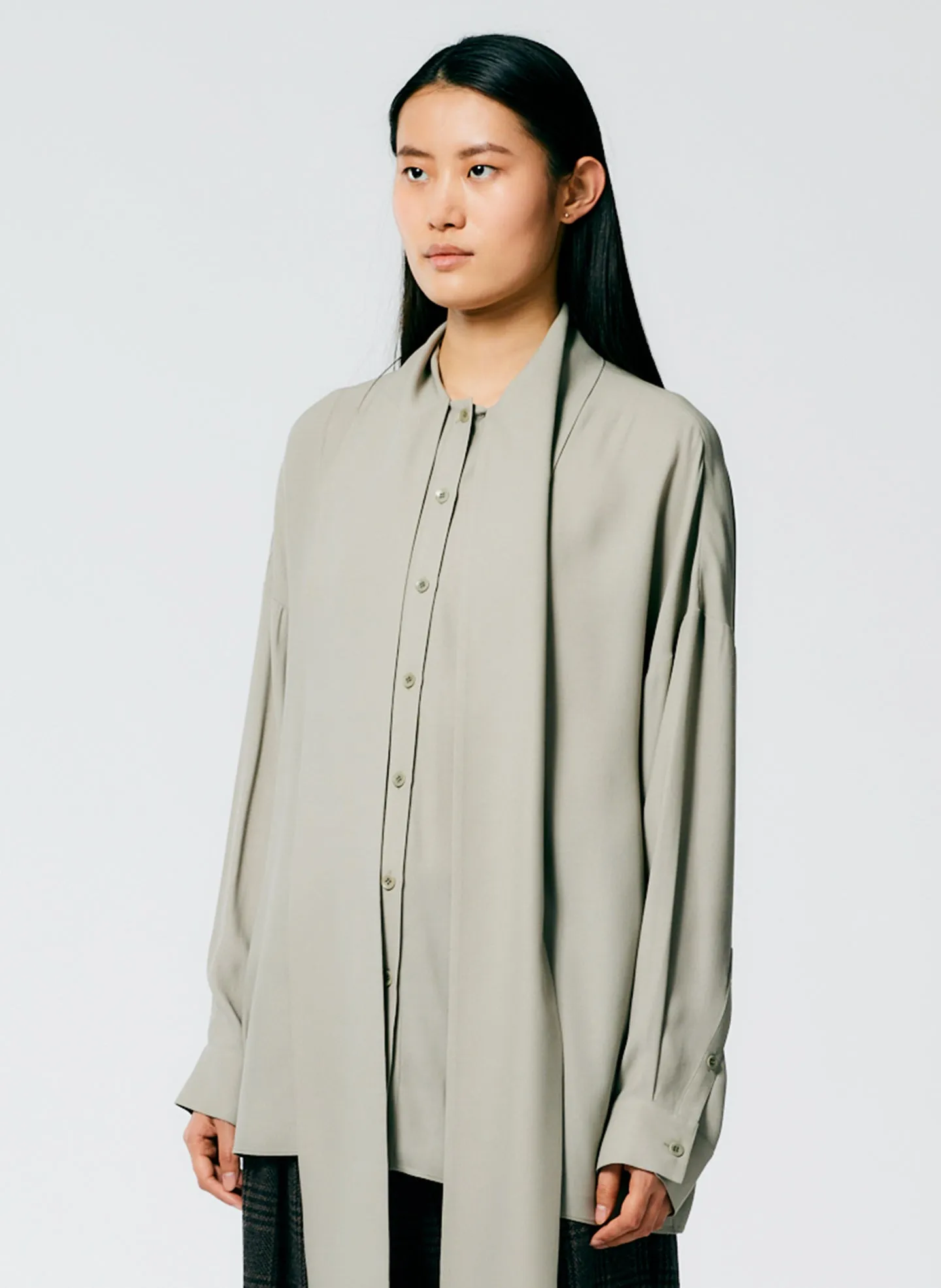 Feather Weight Eco Crepe Davenport Sculpted Shirt