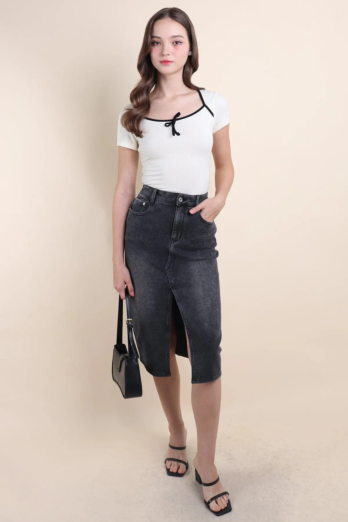 MERALD FRONT SLIT DENIM SKIRT IN GUN