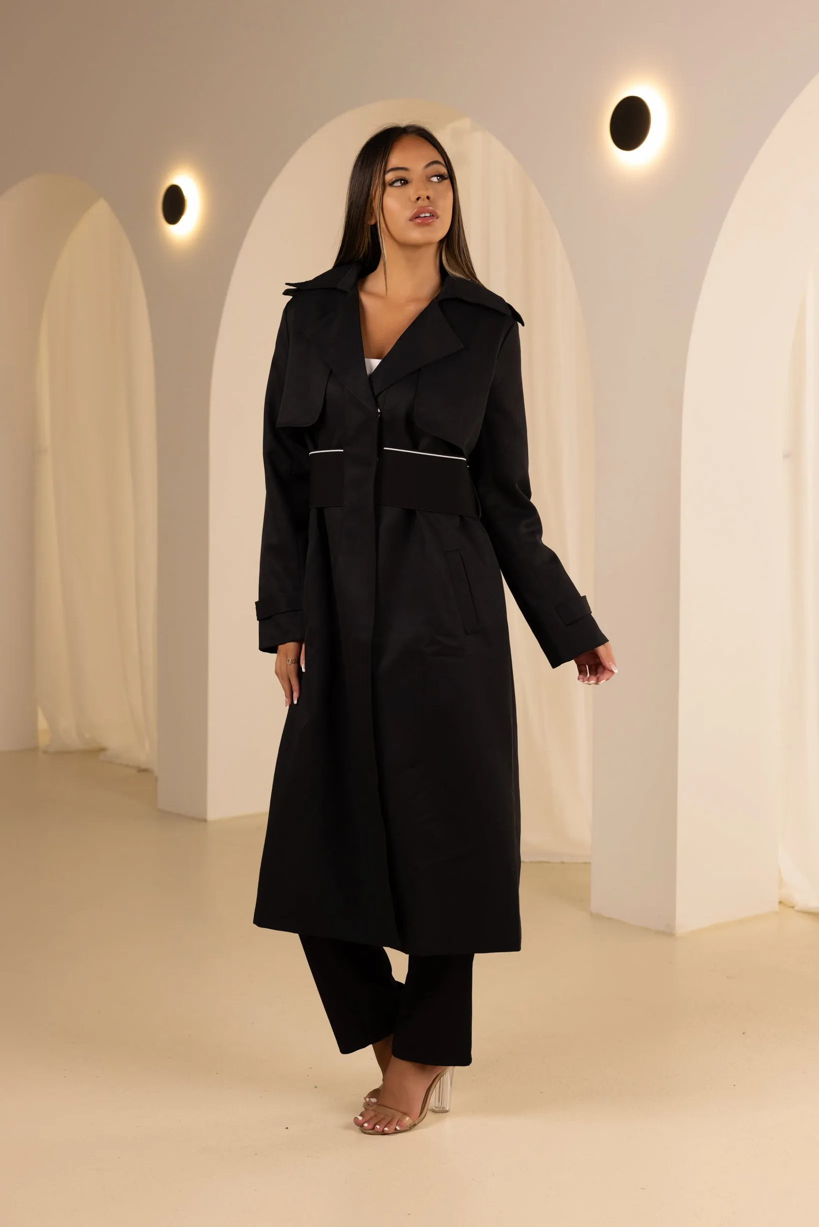 Modelle/Move Detailed Trench Coat