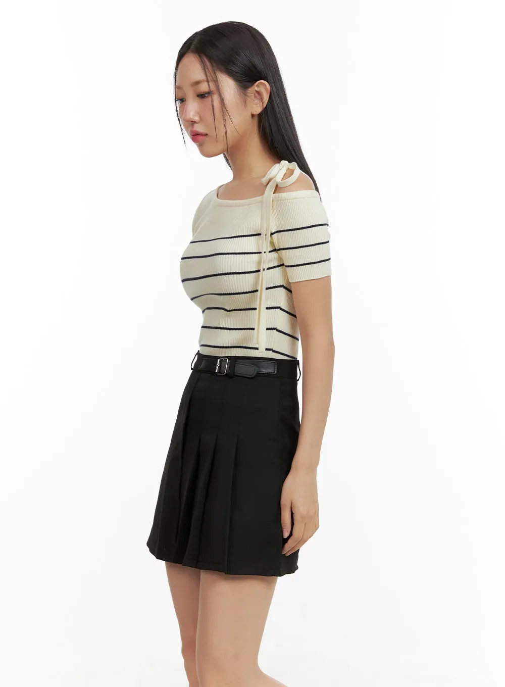 One Off-Shoulder Stripe Top OU407