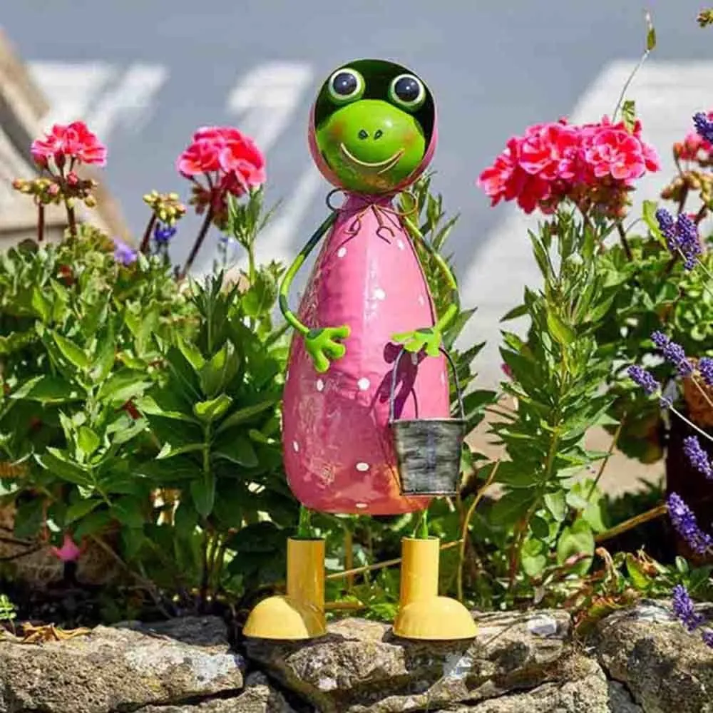 Parka Frog Garden Decoration