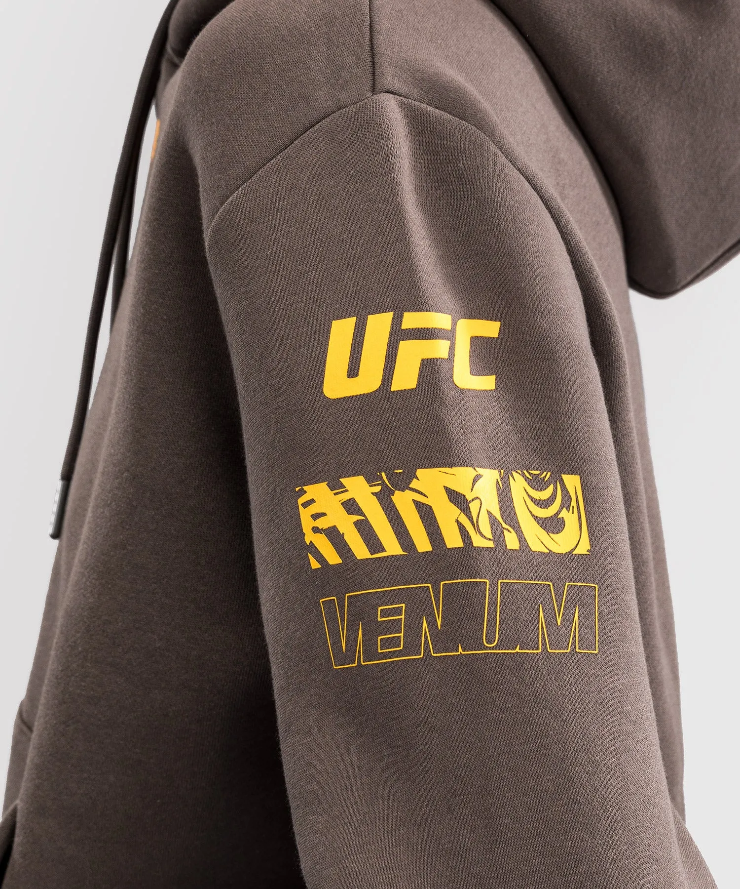 UFC Fusion by Venum Fight Week Women’s Pullover Hoodie - Solid Earthen Brown