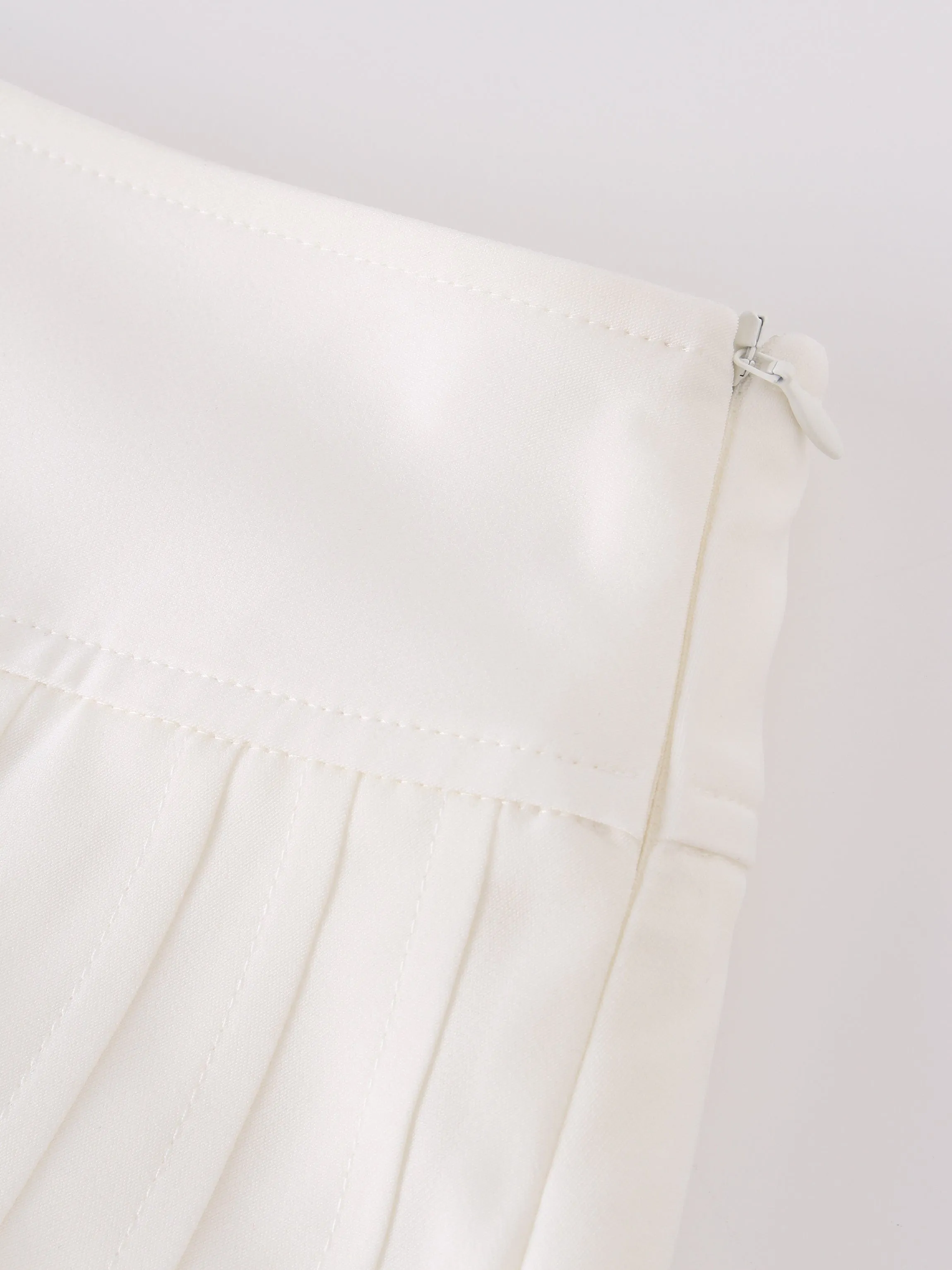 Yolk Pleated Skirt 37"-White